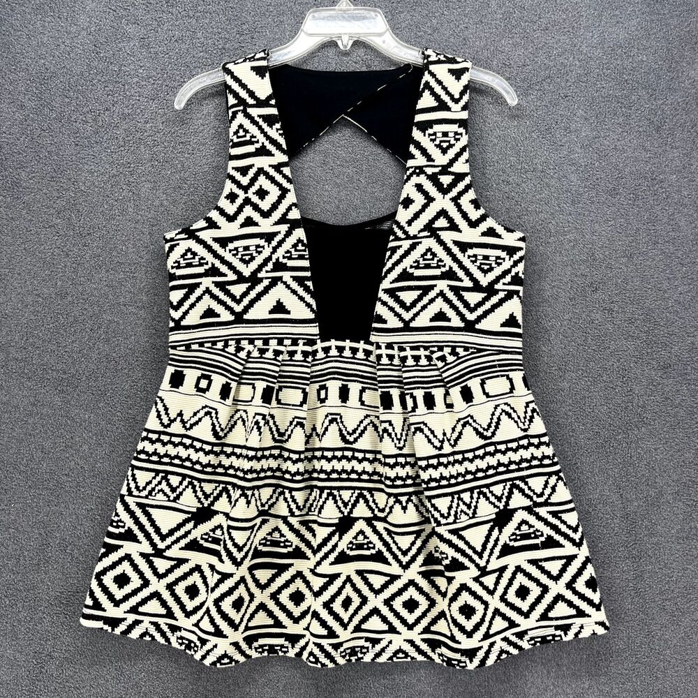 A Pea in the pod Maternity Top Womens Medium Aztec key hole back knit peplum